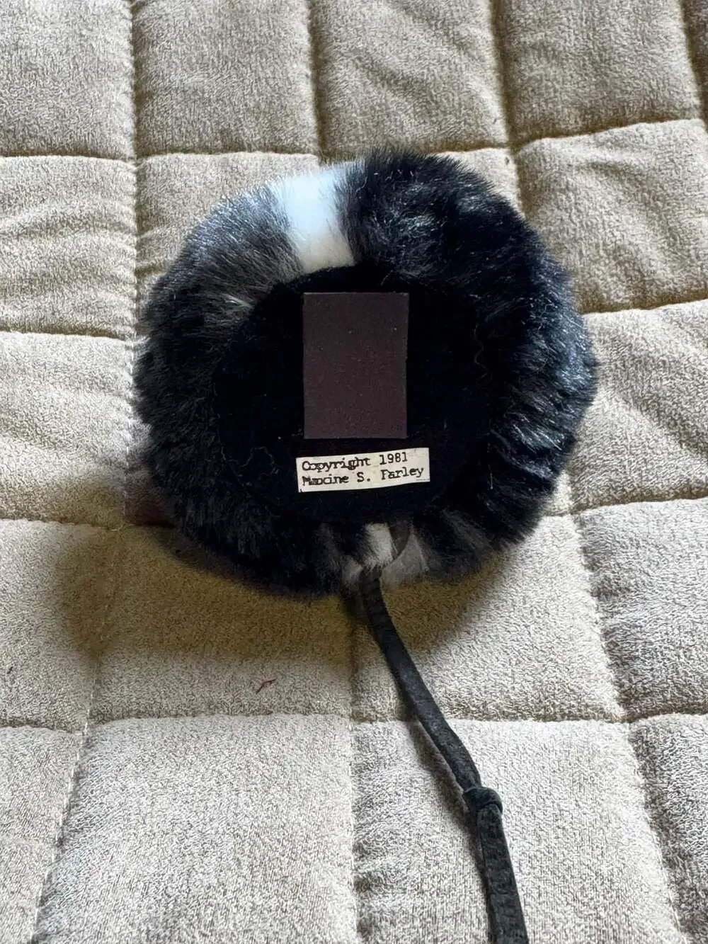 Vtg 1981 Maxine S. Farley Black & White Furry Mouse Plush Magnet original tag